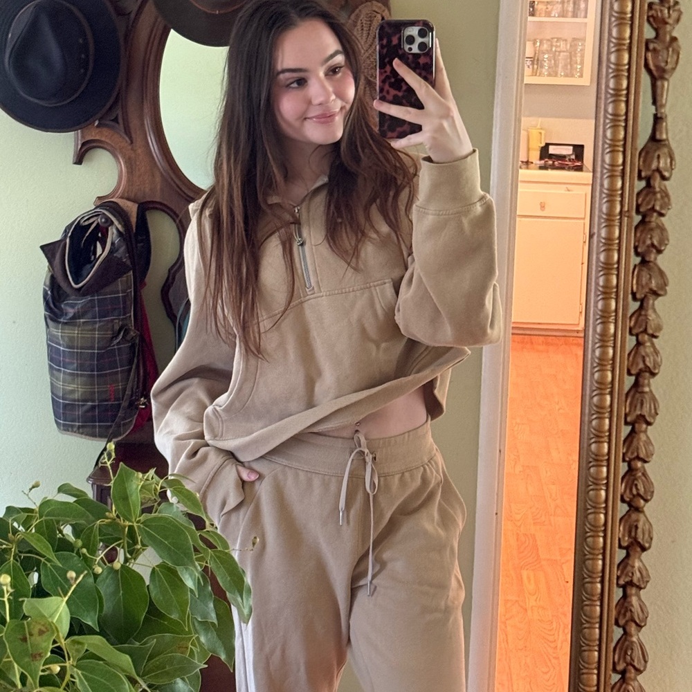 Lululemon Athletica OS Scuba Joggers Light Brown / Tan